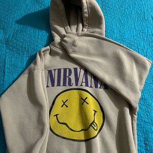 Zara nirvana side 9-10